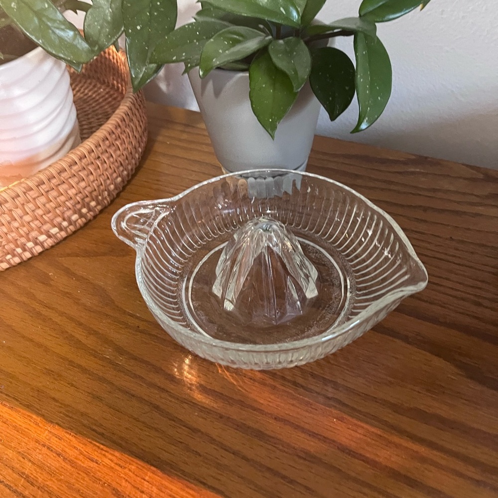 Vintage glass, orange and lemon juicer